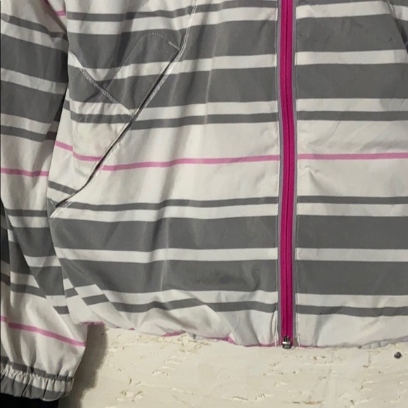 Lululemon run hustle jacket 🦄 - Picture 4 of 8